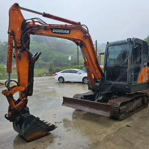 두산 02 공투 굴삭기 2010년식 2200시간 판매