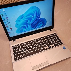 (택포)삼성 15인치 노트북 인텔 i7-4세대 팝니다. NT370E5J-K07G