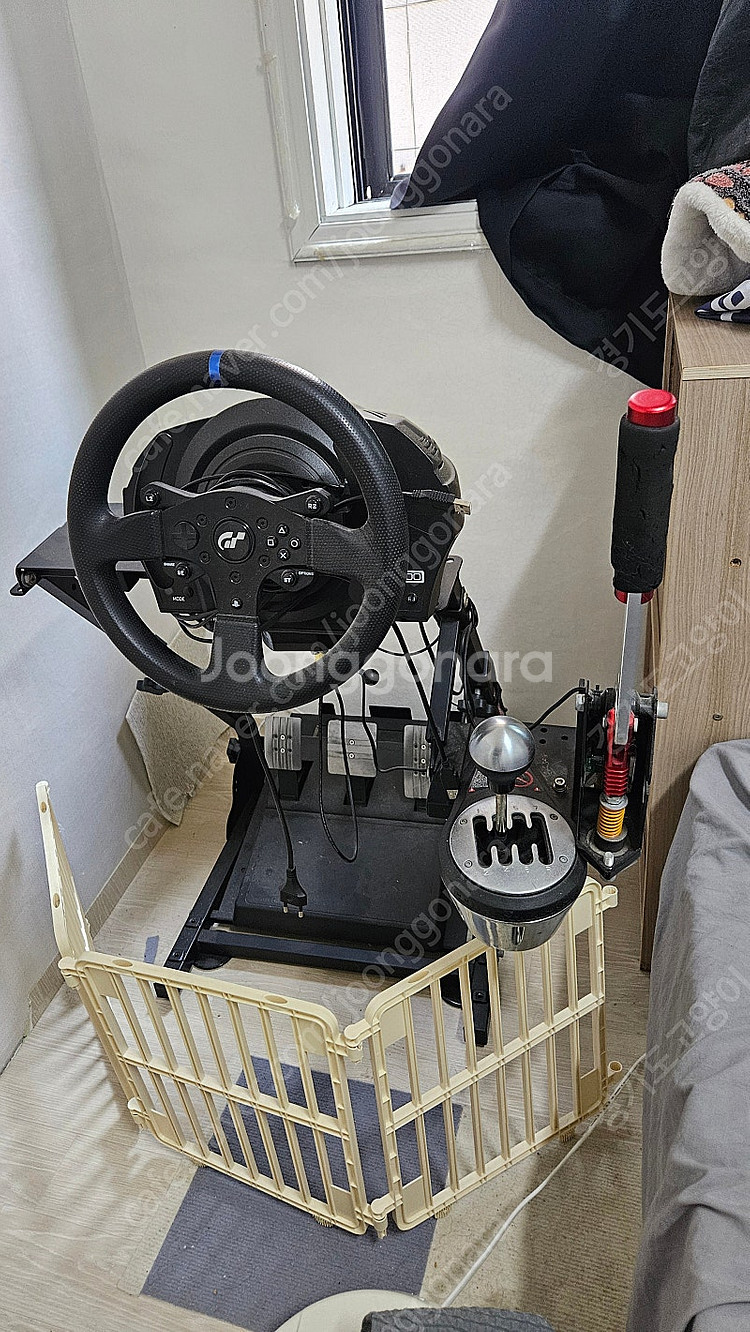 트러스트마스터 t300rs (3페달) + th8a쉬프터...--0