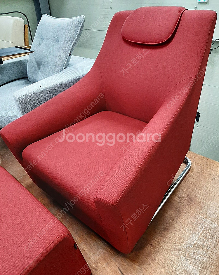 퍼시스 바롤로 1인 소파 + 발받침대--7