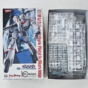 맥스팩토리 1/72 마크로스 발키리 VF-1J