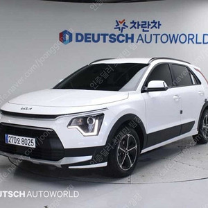 기아 니로 중고 니로 디 올 뉴 니로 중고차 흰색 2025년식 1,793km 프레스티지 중고자동차