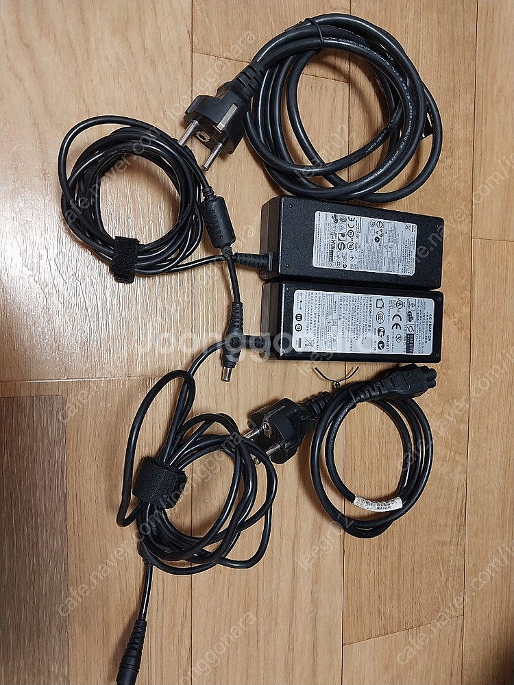 삼성노트북 어댑터 ad-9019s 2개 개당 1만--0