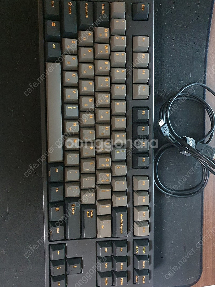 레오폴드 FC750R 적축 키보드 팝니다.--0