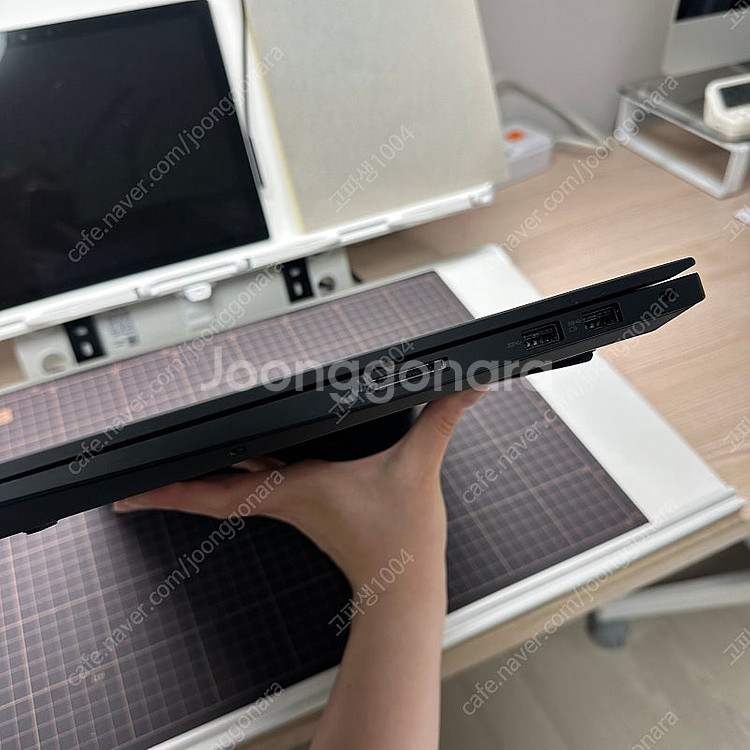 레노버 X1 익스트림 Gen 4 노트북--7