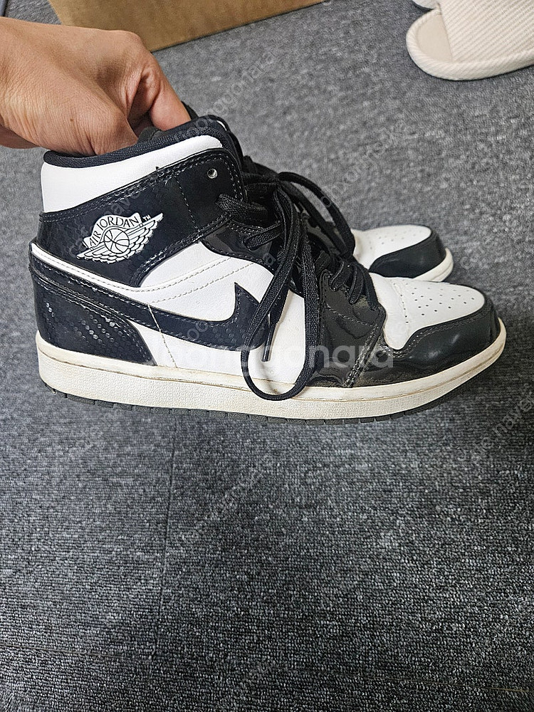 조던1 Mid SE asw 블랙 260--0