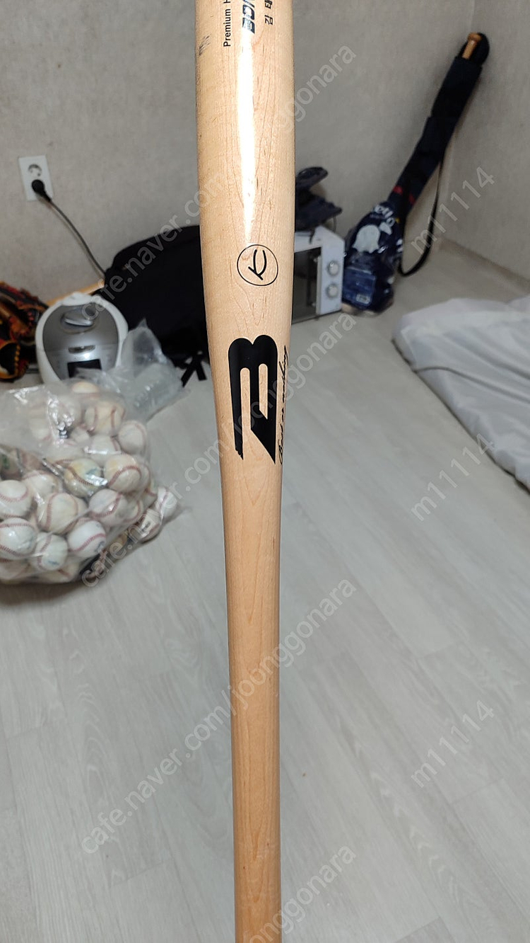 본 나무 배트 팝니다--3