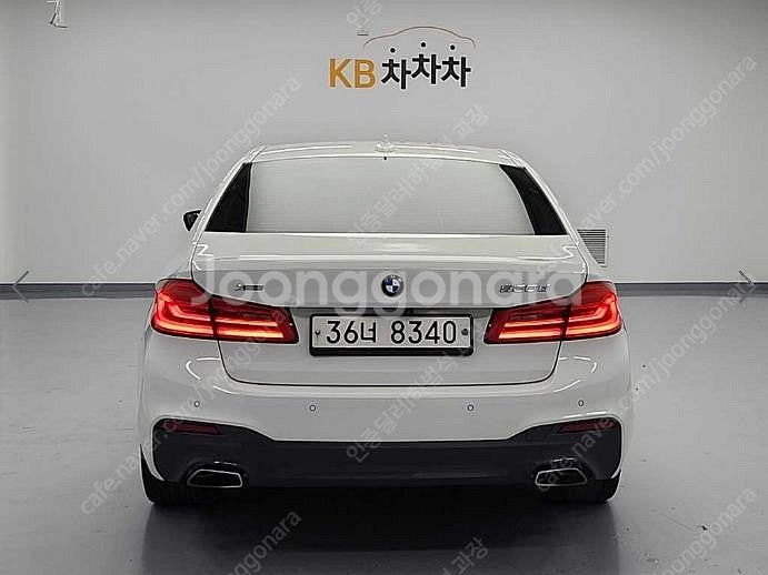 @17년식 5시리즈(7세대) 520d xDrive M스...--3