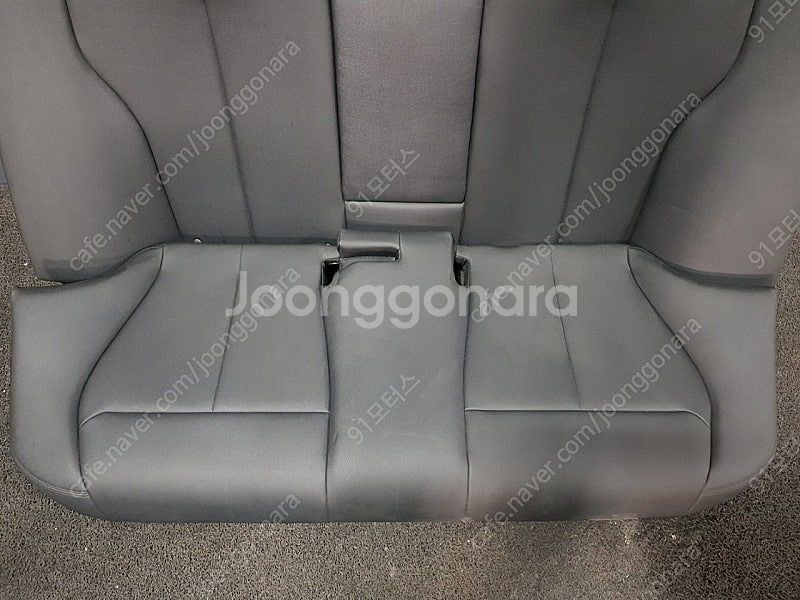 BMW F30 3시리즈 2열 순정시트 팝니다--1