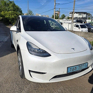 테슬라 모델 Y 중고 테슬라 중고 흰색 2022년식 46,968km 롱 레인지 수원중고차
