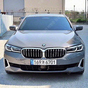 BMW 5시리즈 중고 BMW 중고 5시리즈 중고차 할부 회색 2021년식 27,385km 530i 럭셔리 중고차카페