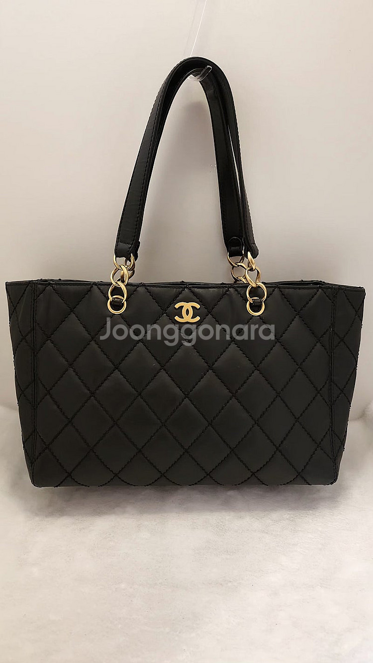 샤넬 블랙 퀼팅 토트백(정품)--0