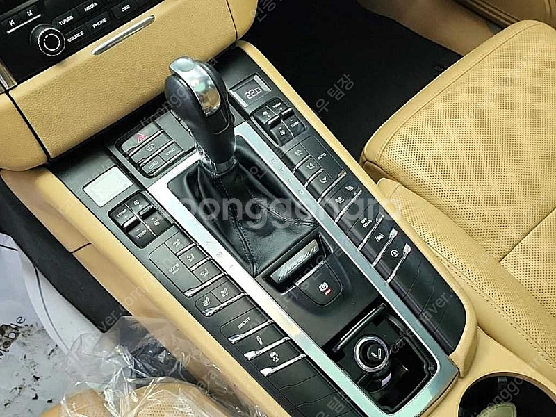 포르쉐 중고 포르쉐 마칸 중고 갈색 2017년식 76,...--9