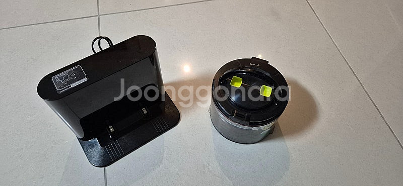 엘지 R9로봇청소기용 충전거치대*먼지통팝니다--0