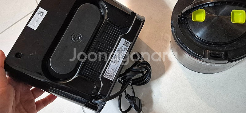 엘지 R9로봇청소기용 충전거치대*먼지통팝니다--2
