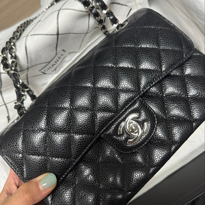 샤넬 클래식 스몰 은장 캐비어