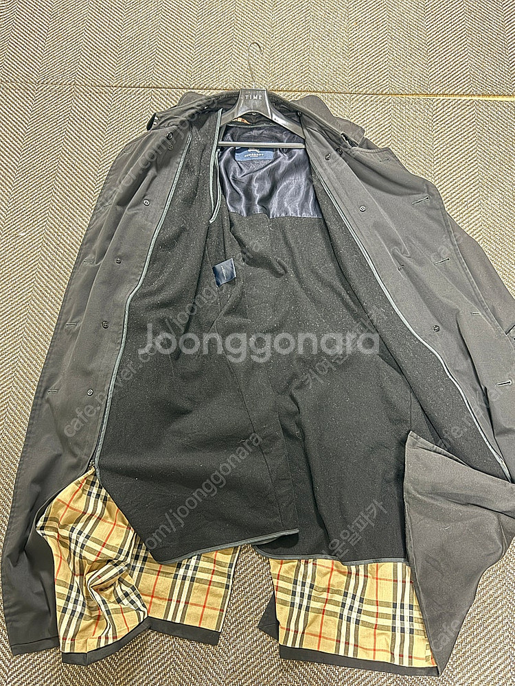 버버리 샌드링엄 트렌치코트--3