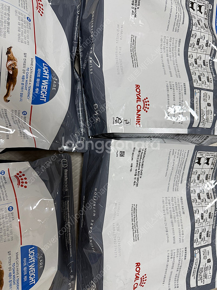 로얄캐닌 캣 라이트 웨이트 케어 3kg 총9개 32만--3