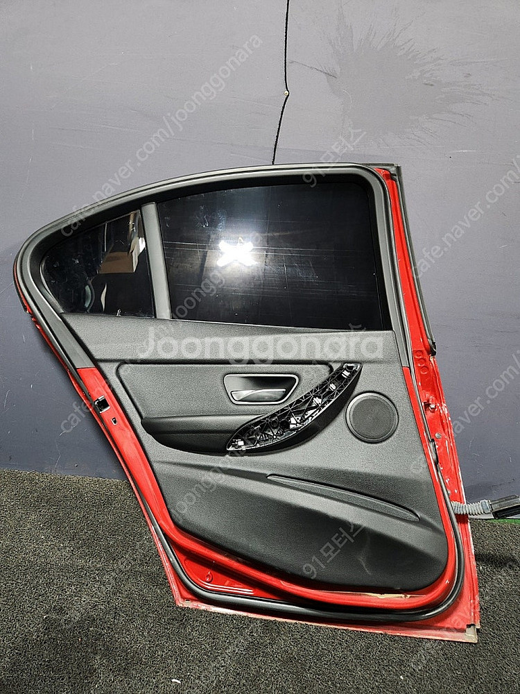 BMW F30 3시리즈 운전석 2열 문짝 도어 팝니다--3
