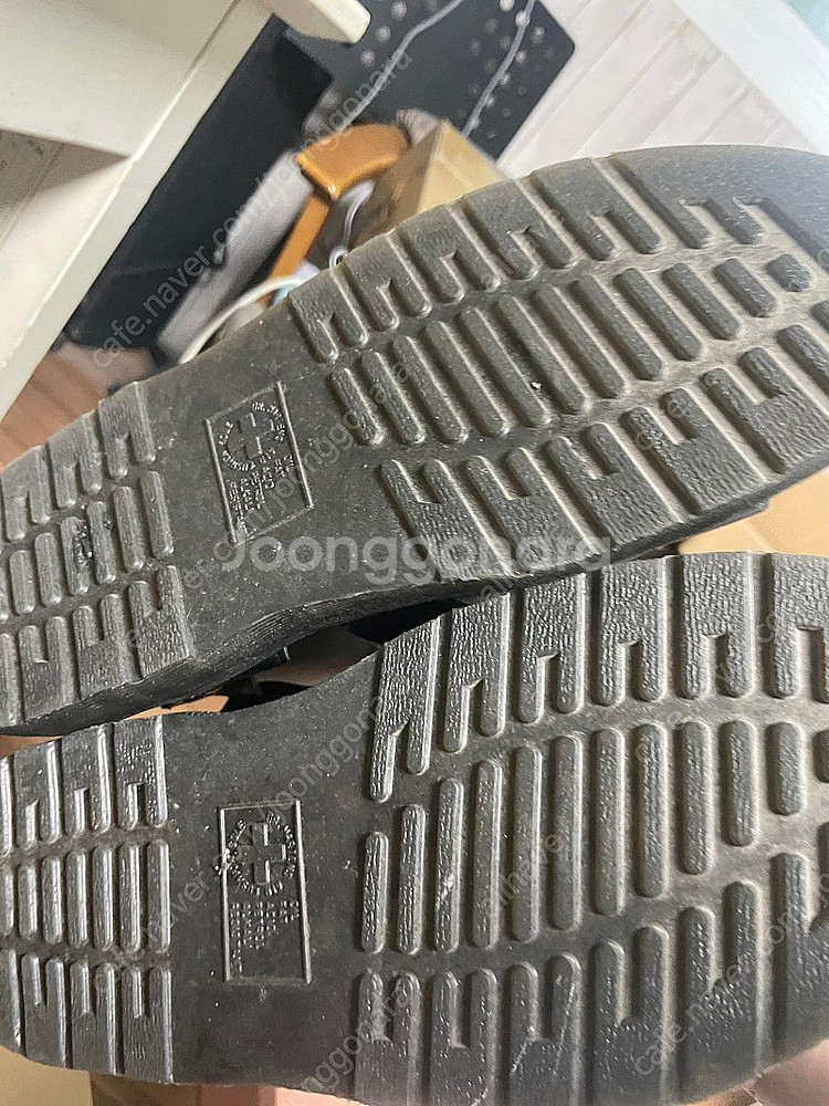 닥터마틴 그리폰 샌들 280 상태 좋음--1