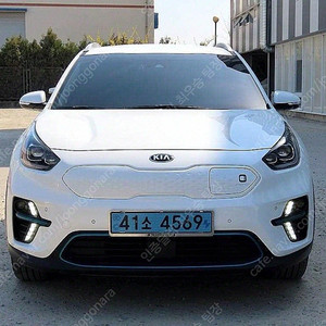 기아 니로 중고 니로 중고차 흰색 2019년식 30,495km 노블레스 개인중고차