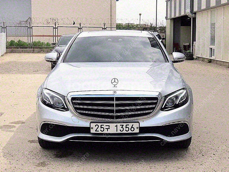 벤츠 E클래스 중고 벤츠 인증중고 은색 2017년식 6...--0
