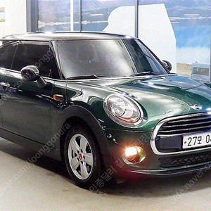 미니 쿠퍼 중고차 미니쿠퍼 중고 녹색 2016년식 50,972km 기본형 수원중고차