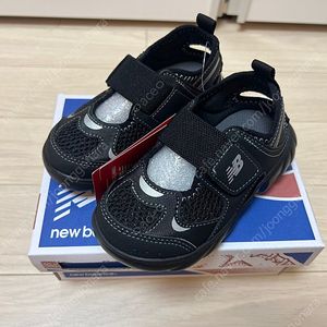 뉴발란스 프리들 블랙