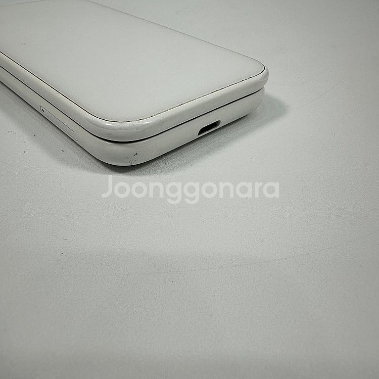 M120 ] 스타일폴더 화이트 32기가 5.5만 판매합...--4
