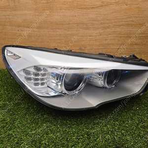 BMW F07 5GT 전기형 조수석 헤드라이트 38만원 **상태사진참고 , 표면 일부 클리어층 손상참고**