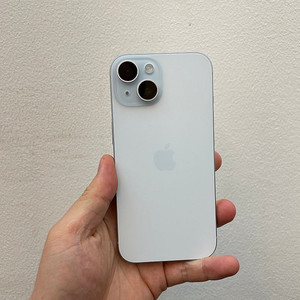 아이폰15 블루 256GB 상태좋은 중고63만팝니다.