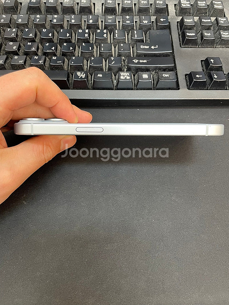 아이폰15 블루 256GB 상태좋은 중고63만팝니다.--4