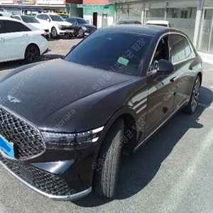 제네시스 G90 중고 제네시스 중고 가격 검정색 2025년식 23,606km 3.5T GDI e-S/C AWD 개인사업자 차량구매