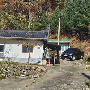 덕유산계곡휴양지근처시골집과밭팝니다01034157008집은두채땅은종종땅밭은550평 휴양지는바로아래5분거리