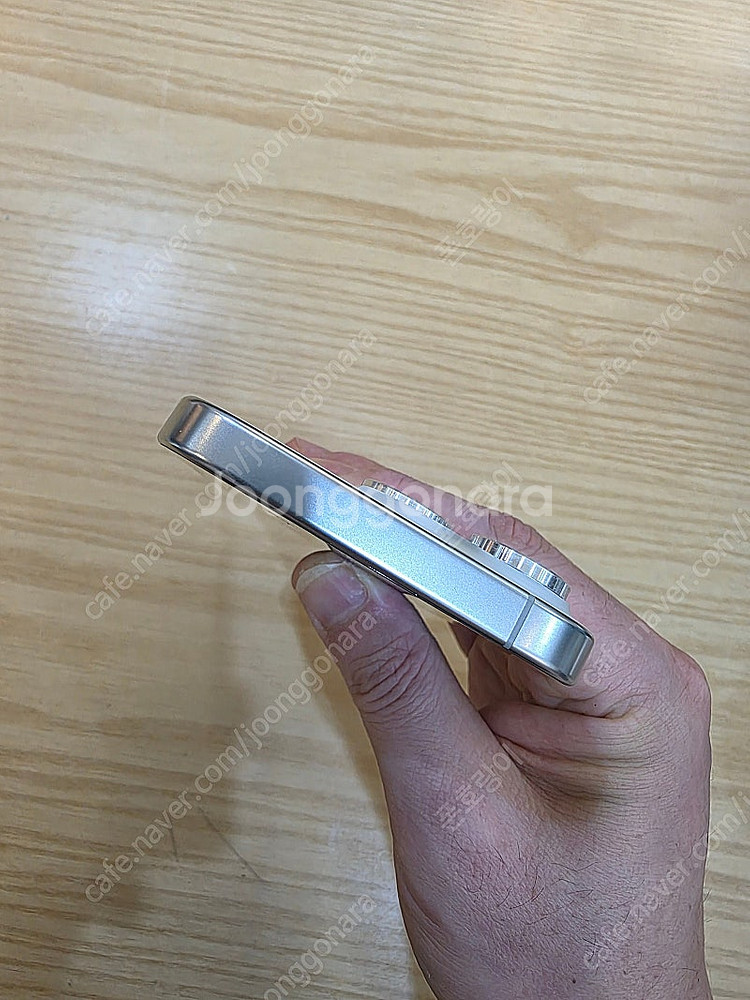 아이폰16프로화이트256gb 중고폰판매합니다--2