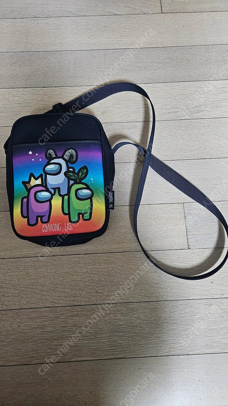 어몽어스 무지개 크로스백 이미지