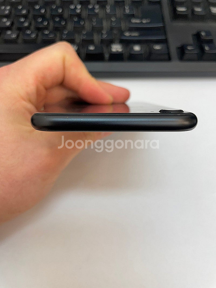 아이폰SE2 블랙 128GB 배터리90% 상태좋은 중고...--3