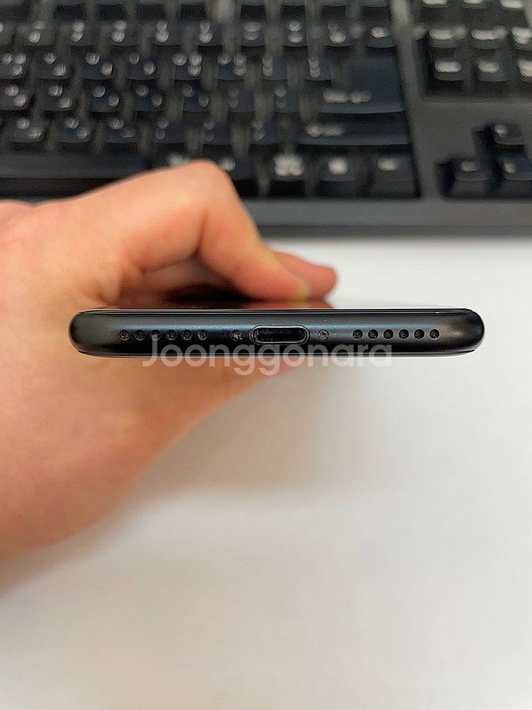 아이폰SE2 블랙 128GB 배터리90% 상태좋은 중고...--5