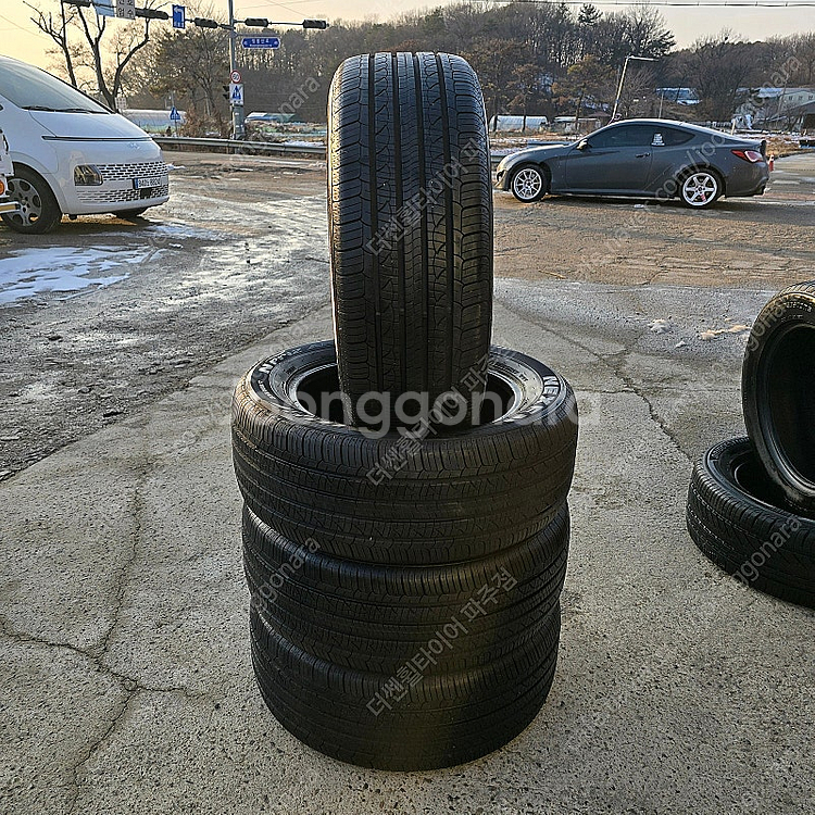 235 55 17 넥센 엔프리즈 AH8 중고 타이어 교...--0