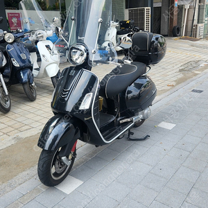 20년식 짧은키로수 베스파 GTS300 SUPER 팝니다.