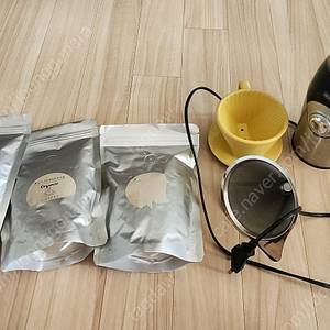 커피원두(인도네시아)3봉 커피그라인더 드립퍼2개 택포25000원