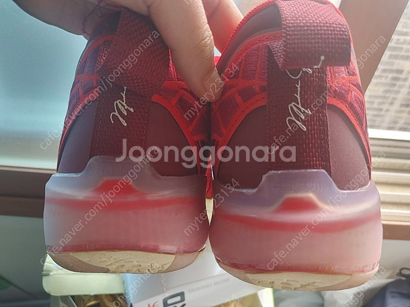 조던 37 팀레드 275 농구화 황금사이즈팝니다.--2