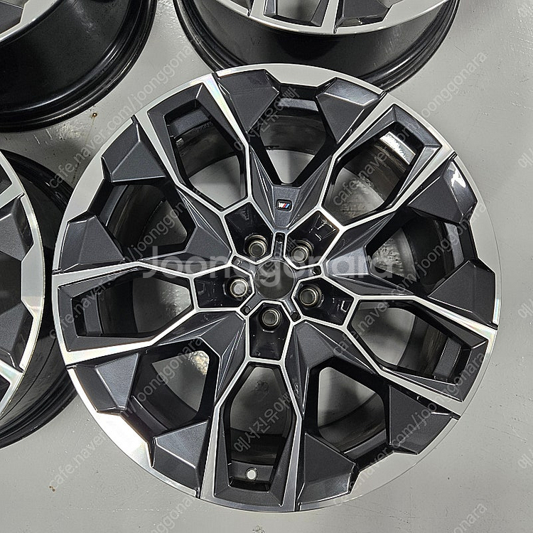 주말 특가 BMW X7 M 22인치 휠 새상품급 팝니다...--3