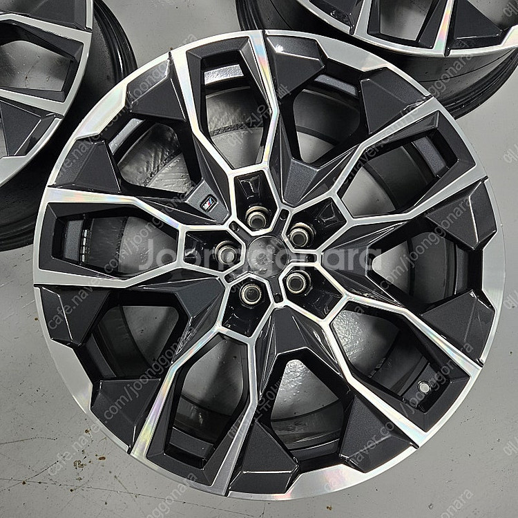주말 특가 BMW X7 M 22인치 휠 새상품급 팝니다...--4