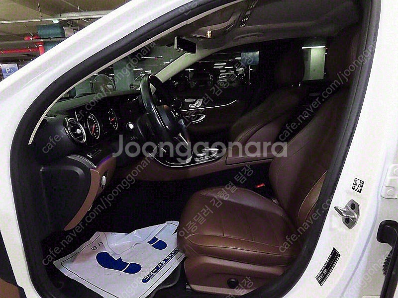 벤츠 E클래스 중고 벤츠 중고 승용차 흰색 2020년식...--7