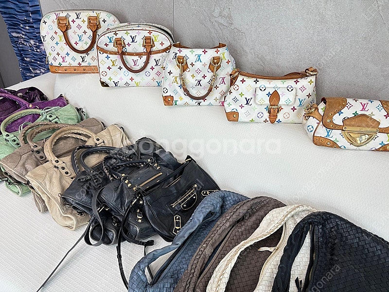루이비통 멀티, 보테가베네타 호보백, 발렌시아가 모터백...--0