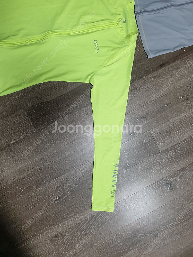 여성 레쉬가드 2개 라지 미디움--9