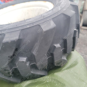 20X8.00-10 타이어 새것