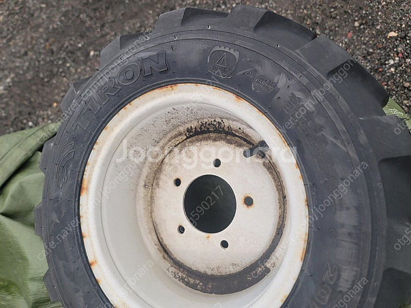 20X8.00-10 타이어 새것--2