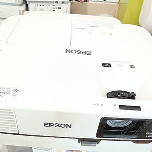 NEC P554U 중고빔프로젝터 단초점렌즈 OR 스탠다드렌즈
